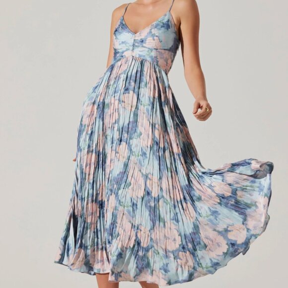 Astr the Label Maeve Pleated Floral Midi Dress: Size Medium - Picture 1 of 5